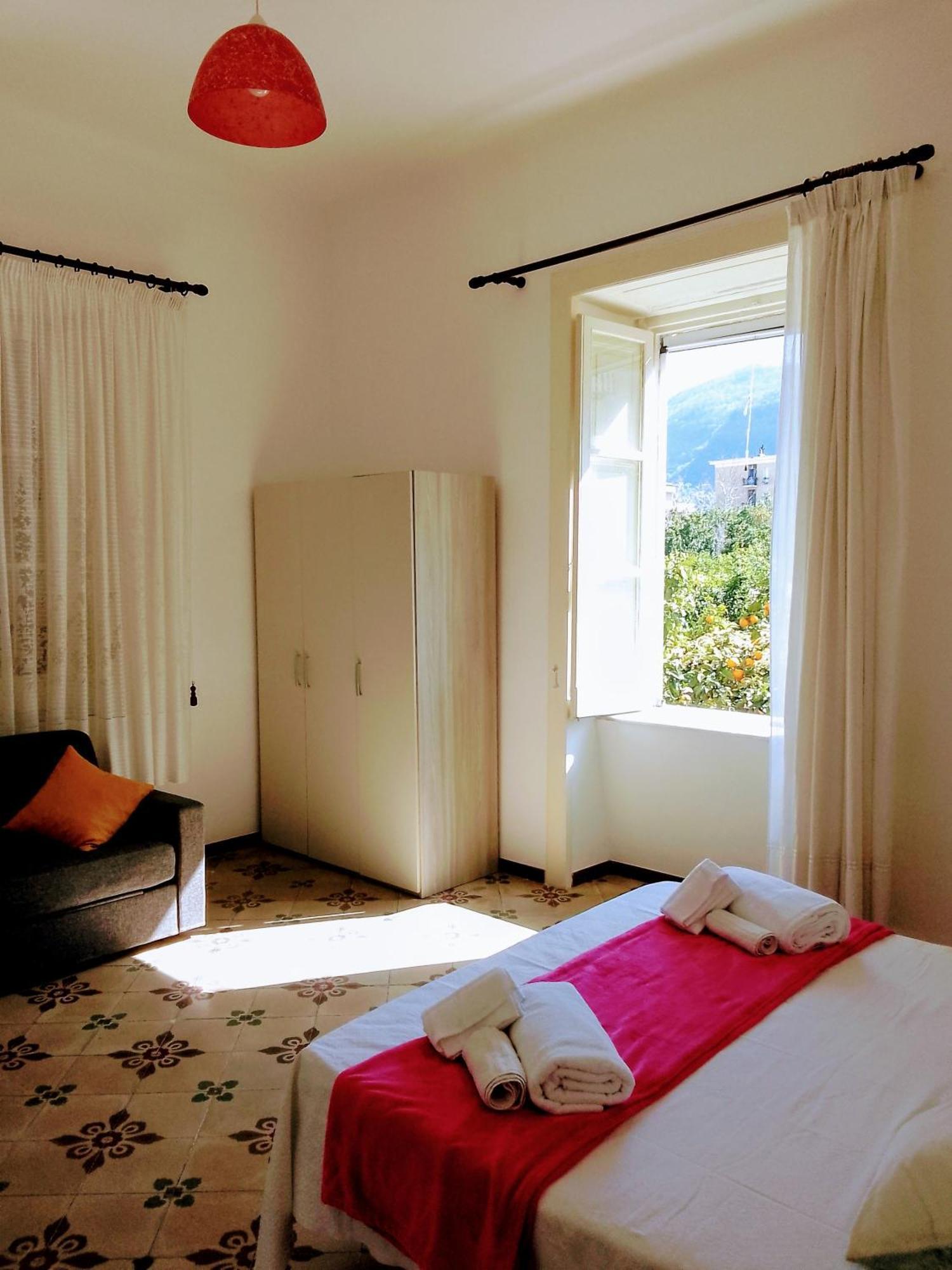Casa Luisa Sorrento Apartment ภายนอก รูปภาพ