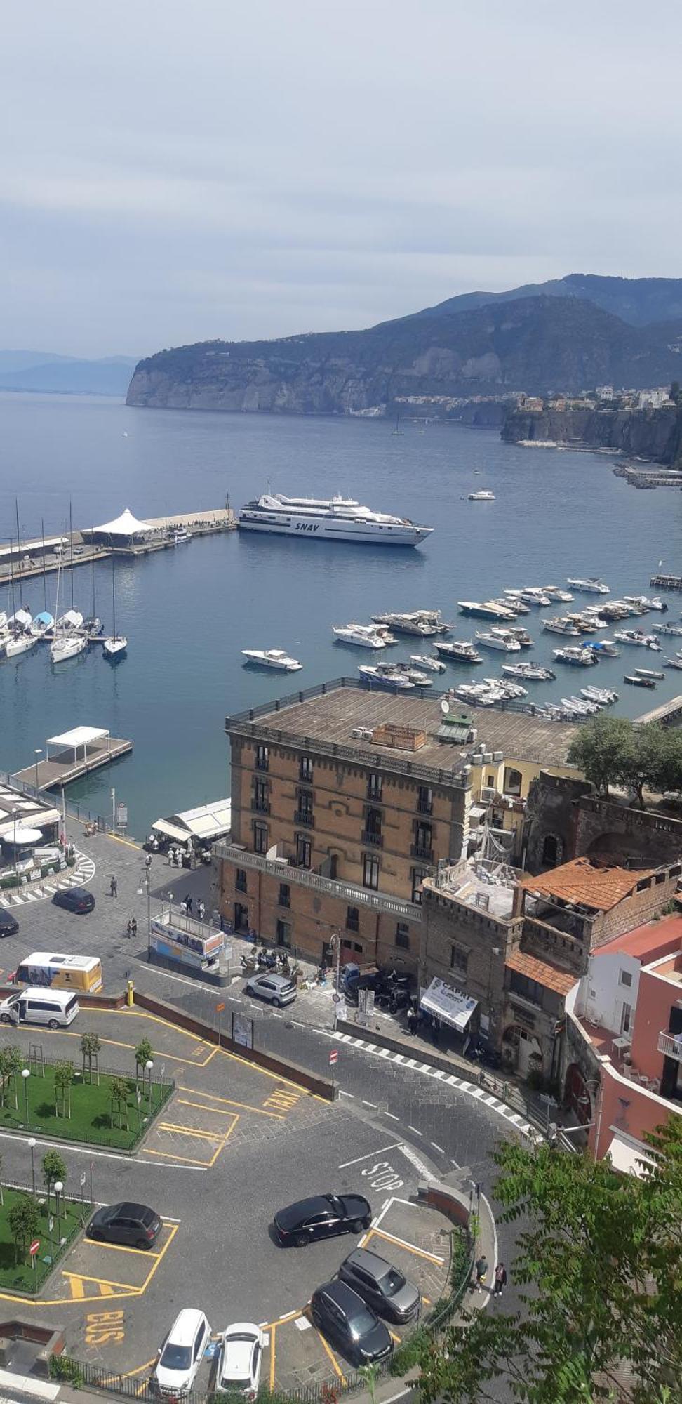 Casa Luisa Sorrento Apartment ภายนอก รูปภาพ